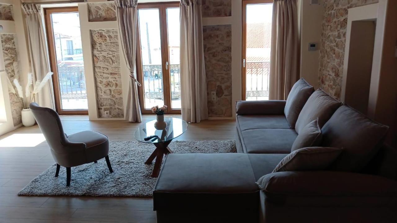 Plaza Apartment *