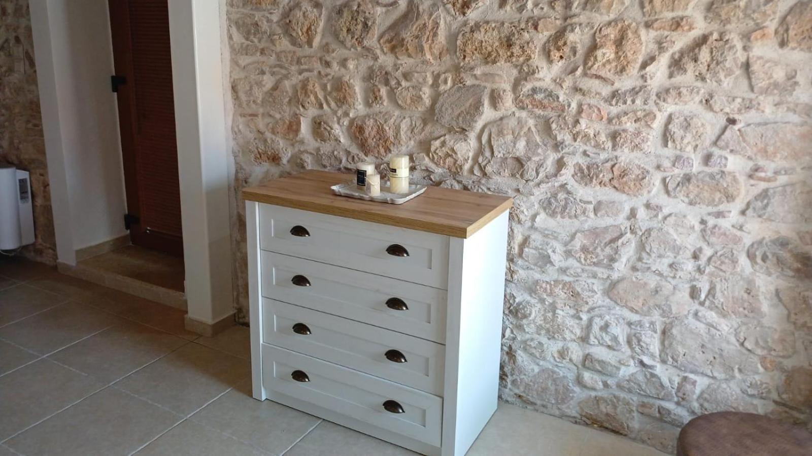 Plaza Apartment *