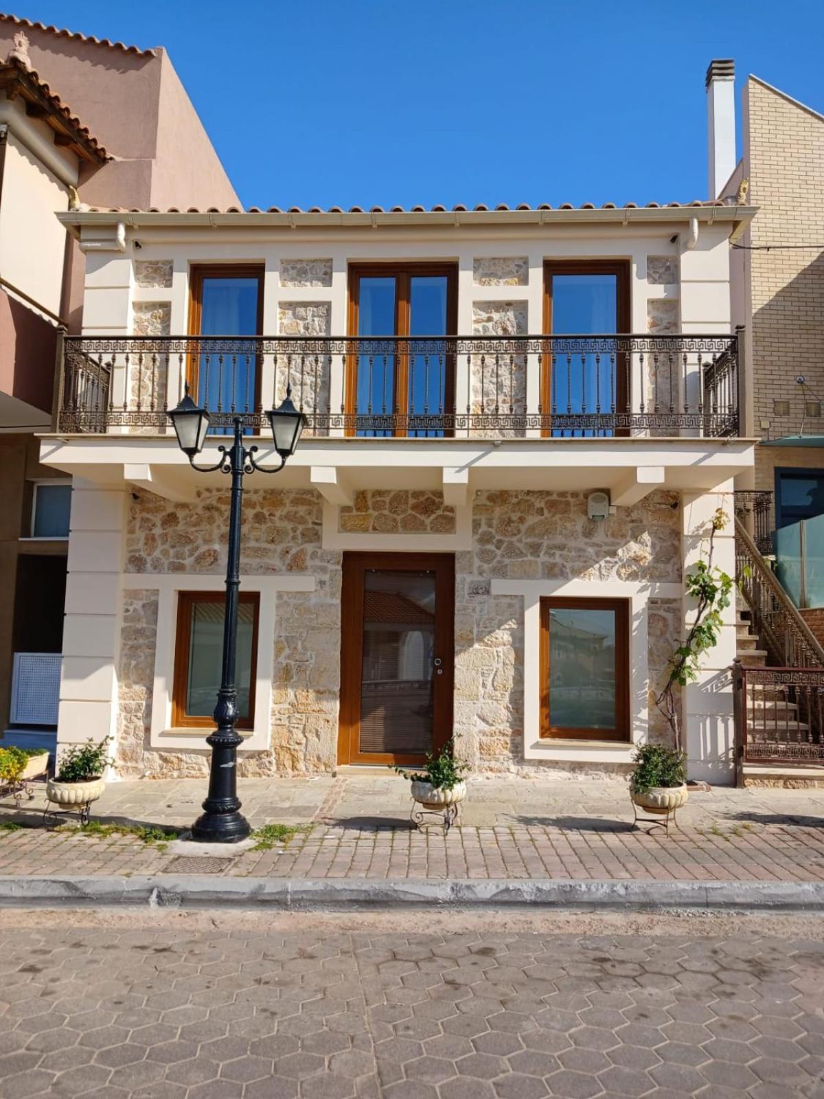 Plaza * Kalamos (Attica)